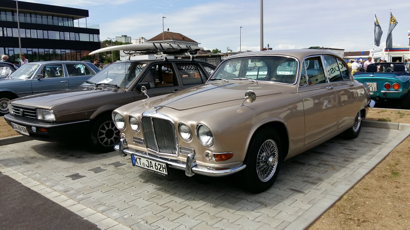 Illustration for article titled Another oldtimer meet photodumpÂ